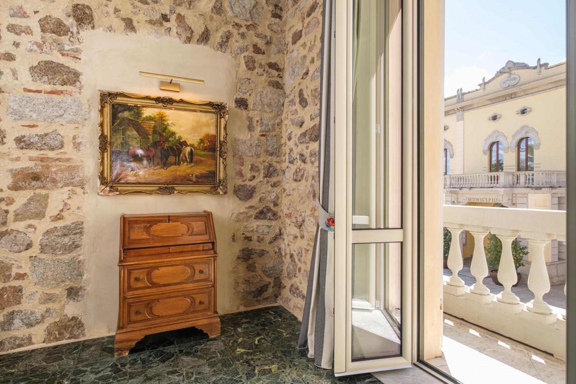 Kemani Villa Sara Olbia Bilik gambar